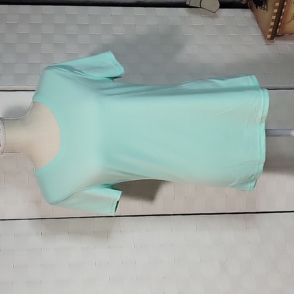 Danskin Now Size M Women's Mint Green Dri More Short Sleeve T-shirt